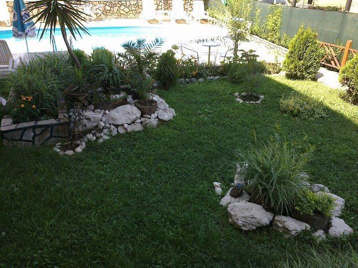 Семеен Хотел Атива - Family Hotel Ativa Łozenec Zewnętrze zdjęcie