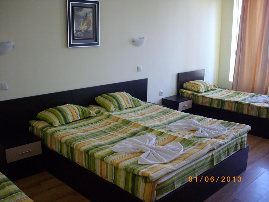 Семеен Хотел Атива - Family Hotel Ativa Łozenec Zewnętrze zdjęcie