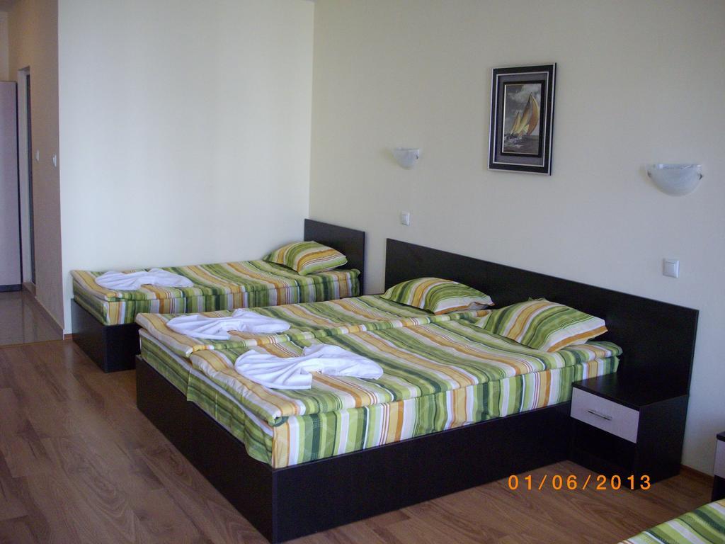 Семеен Хотел Атива - Family Hotel Ativa Łozenec Zewnętrze zdjęcie