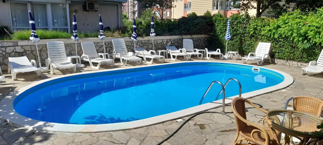 Семеен Хотел Атива - Family Hotel Ativa Łozenec Zewnętrze zdjęcie