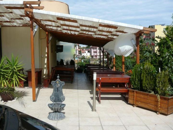Семеен Хотел Атива - Family Hotel Ativa Łozenec Zewnętrze zdjęcie
