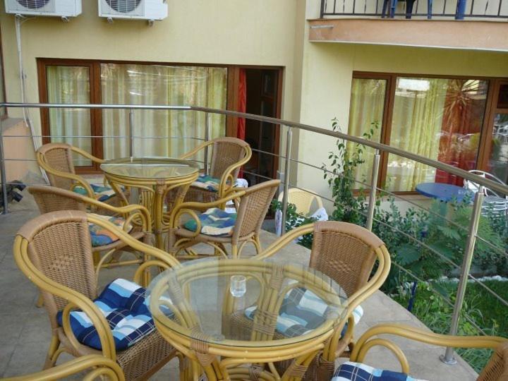 Семеен Хотел Атива - Family Hotel Ativa Łozenec Zewnętrze zdjęcie