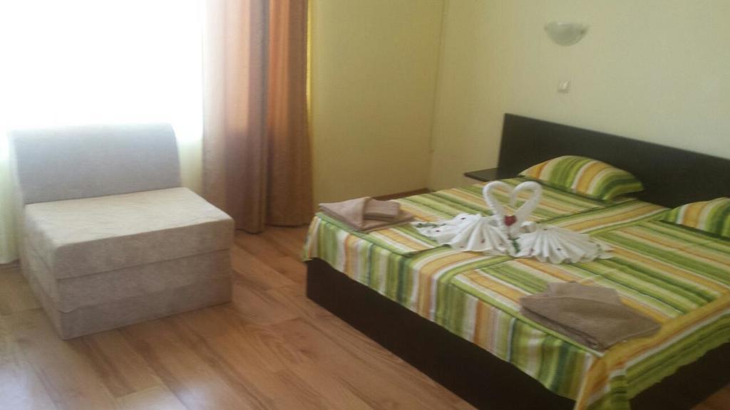 Семеен Хотел Атива - Family Hotel Ativa Łozenec Zewnętrze zdjęcie